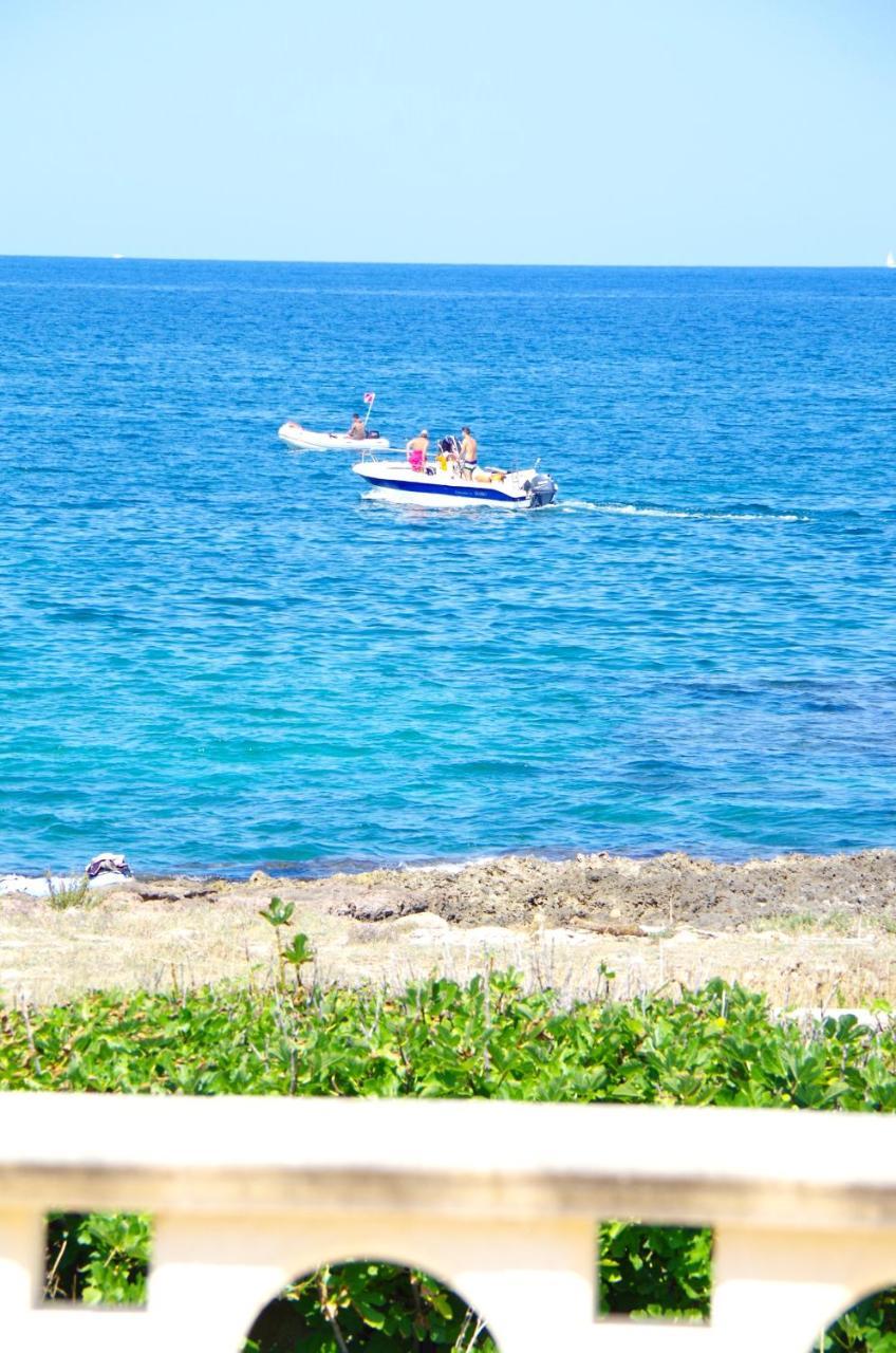 דירות וילאנובה די אוסטוני Terrazza Sul Mare מראה חיצוני תמונה
